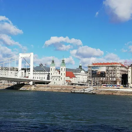 B&p Vip Riverside 26 Apartman